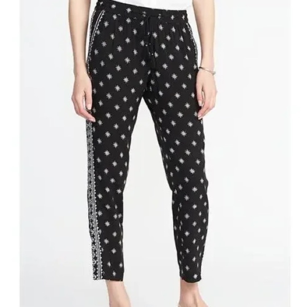 Old Navy Black and White Patterned Pants